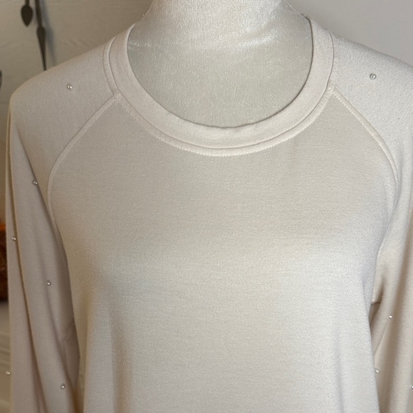 Crown & Ivy Soft Cream Women's Hoodie with Accented Pearl Sleeves - Picture 4 of 8